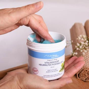 Preview: Heilkräuter Pferdebalsam 250ml - Pflege für beanspruchte Haut und Muskulatur – Dermatologisch getestete Cremebasis – Für Sport und Entspannung