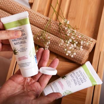 Preview: Sensitives Aloe Vera Gel 100ml – 98,3% reiner Natursaft Barbadensis Miller – Natürliche Feuchtigkeitspflege ohne zu fetten für Gesicht & Körper